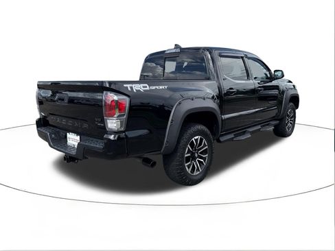 Used 2022 Toyota Tacoma TRD Sport w/ Technology Package RWD image 3