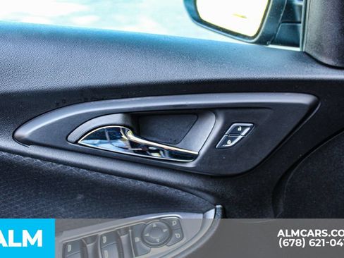 Used 2025 Chevrolet Malibu LT FWD image 37