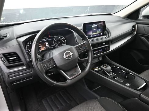 Used 2025 Nissan Rogue SV FWD image 20