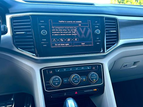 Used 2018 Volkswagen Atlas SEL w/ R-Line Package AWD/4WD image 34