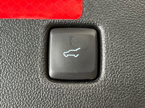 Used 2022 Ford Escape Titanium w/ Titanium Elite Package AWD/4WD image 6