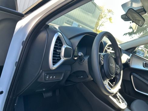 New 2025 Kia Soul LX image 30