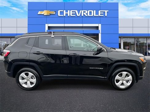 Used 2019 Jeep Compass Latitude image 4