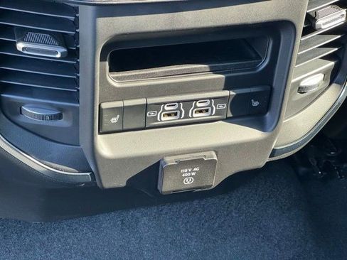 New 2026 RAM 1500 Laramie AWD/4WD image 32