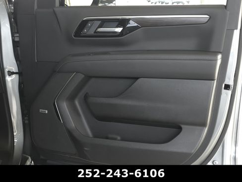 Used 2026 Chevrolet Suburban Z71 w/ Comfort Package AWD/4WD image 51