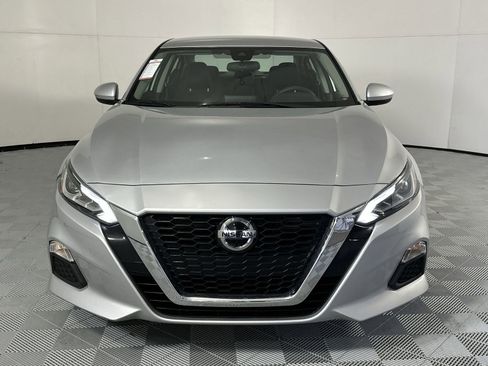 Certified 2021 Nissan Altima 2.5 SV image 3