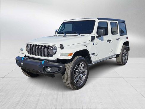 Used 2024 Jeep Wrangler Sport S image 4