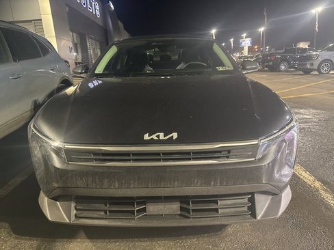 Used 2025 Kia K4 LXS image 2