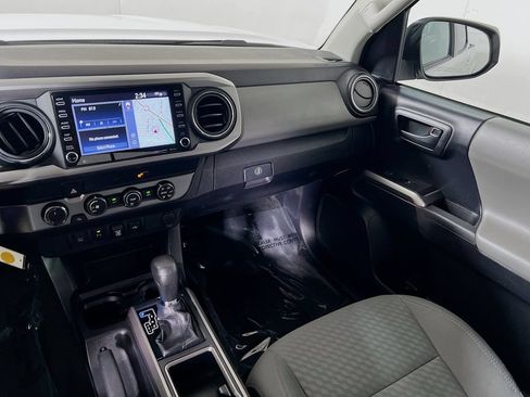 Certified 2020 Toyota Tacoma SR5 AWD/4WD image 21