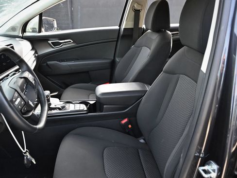 Used 2026 Kia Sportage LX AWD/4WD image 12