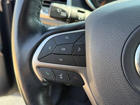 Used 2020 Jeep Grand Cherokee Altitude AWD/4WD image 16