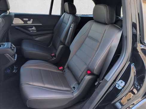 New 2026 Mercedes-Benz GLS 580 4MATIC image 16