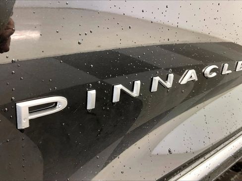 New 2026 Chrysler Pacifica Pinnacle image 17