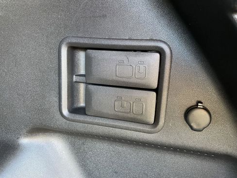 Used 2019 Chevrolet Equinox LT image 37