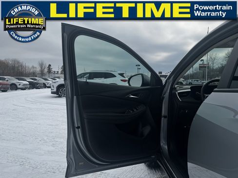 Used 2024 Buick Encore GX Preferred image 17