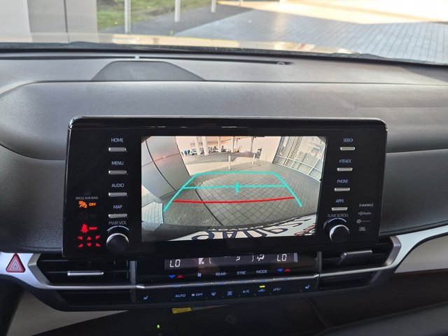 Used 2022 Toyota Sienna XLE w/ XLE Plus Package FWD image 24