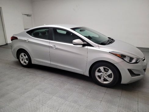 Used 2015 Hyundai Elantra SE image 11