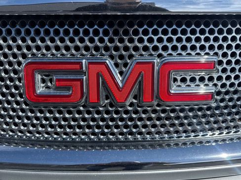 Used 2009 GMC Envoy Denali image 27