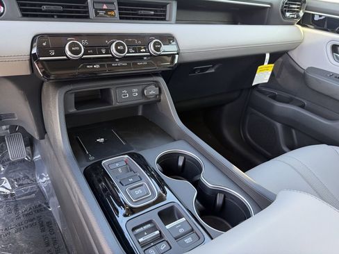New 2025 Honda Pilot Touring image 25