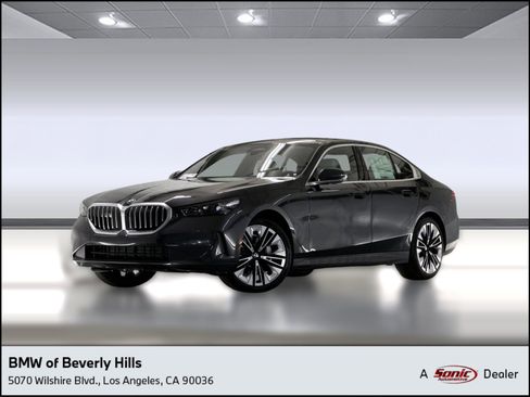 Used 2026 BMW 530i w/ Premium Package image 1