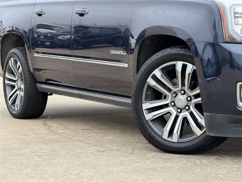 Used 2018 GMC Yukon XL Denali w/ Denali Ultimate Package image 11