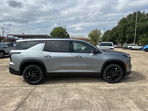 New 2026 Chevrolet Traverse LT w/ Midnight/Sport Edition image 6