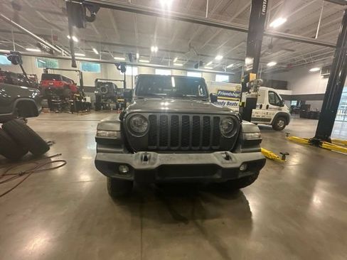 Used 2020 Jeep Gladiator Sport w/ Quick Order Package 24S AWD/4WD image 30