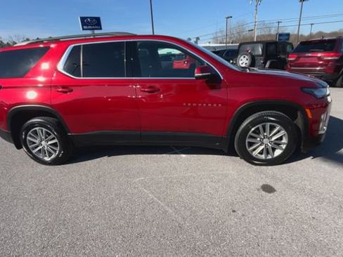 Used 2023 Chevrolet Traverse LT image 10