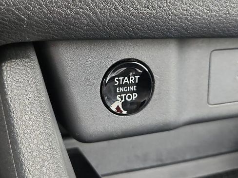 Certified 2025 Nissan Rogue SV AWD/4WD image 27