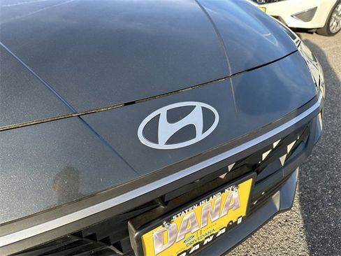 Used 2025 Hyundai Elantra SE image 10