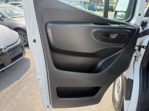 Used 2021 Mercedes-Benz Sprinter 2500 w/ Driver Convenience Package image 21