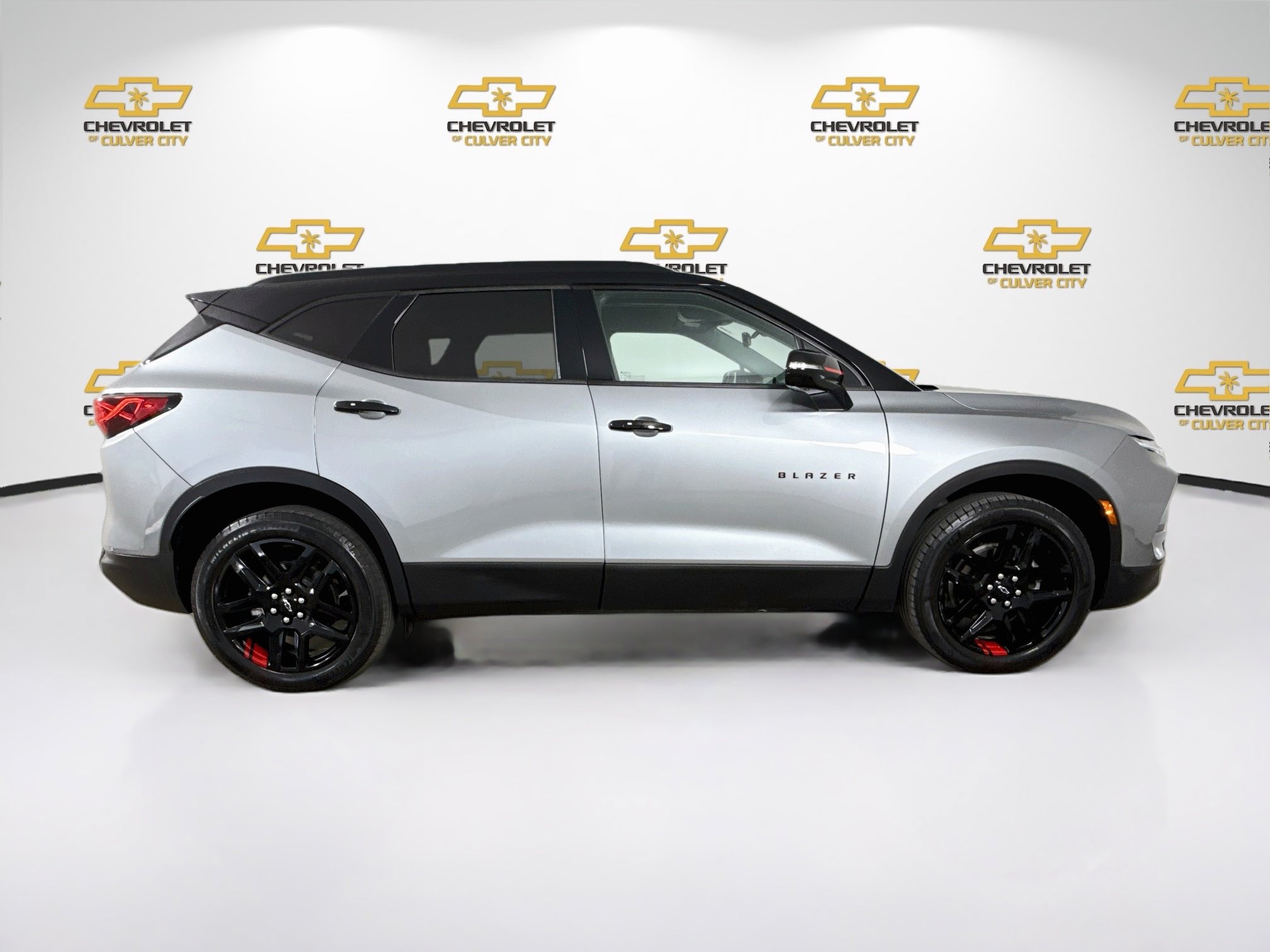 Used 2024 Chevrolet Blazer LT w/ Sound & Technology Package FWD image 9