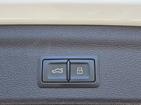 Used 2020 Audi Q3 2.0T Premium Plus w/ Premium Plus Package image 11