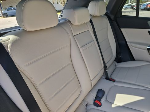 New 2026 Mercedes-Benz GLC 300 image 12