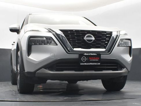 Used 2022 Nissan Rogue SV image 37