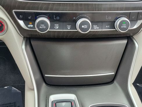 Used 2019 Honda Accord Touring image 22