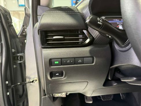 Used 2024 Nissan Sentra SV FWD image 20
