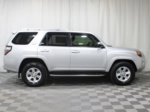 Used 2017 Toyota 4Runner SR5 image 25