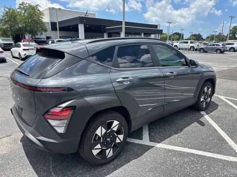 Used 2024 Hyundai Kona SEL w/ Convenience Package FWD image 4
