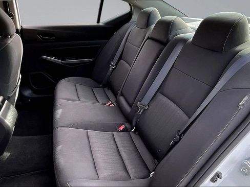 Used 2025 Nissan Altima 2.5 SV image 22