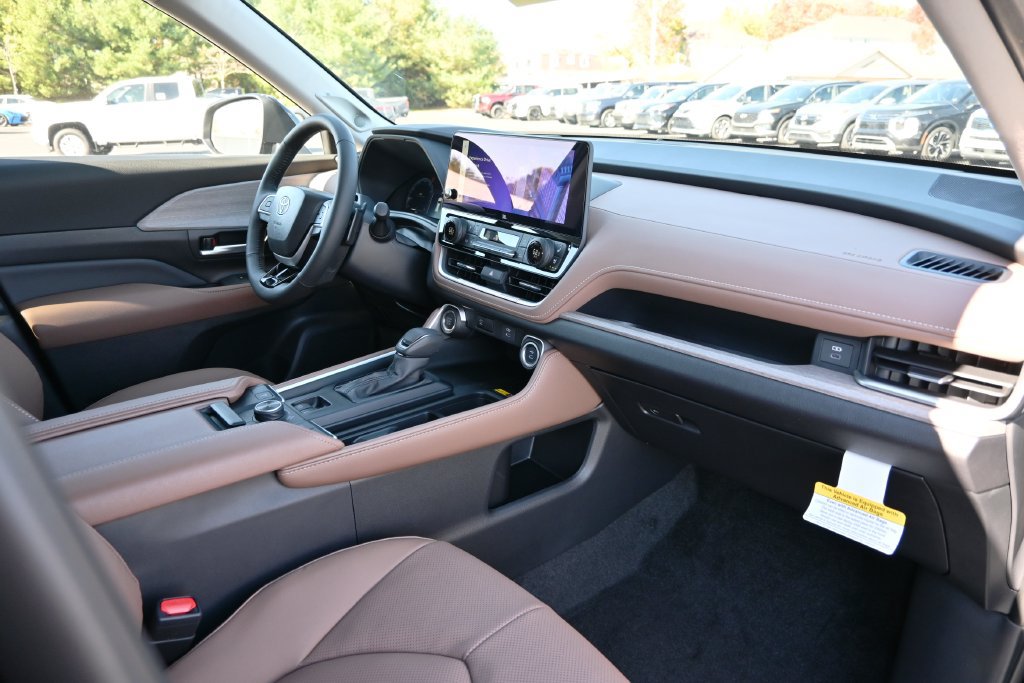 New 2026 Toyota Grand Highlander AWD image 15