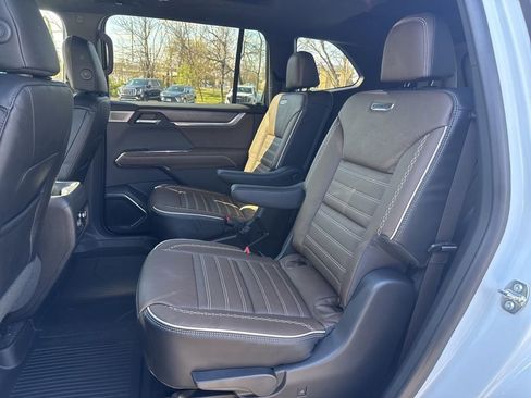 New 2026 GMC Acadia Denali Ultimate w/ LPO, Floor Liner Package AWD/4WD image 11