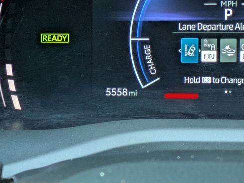 Used 2025 Toyota Camry SE FWD image 28