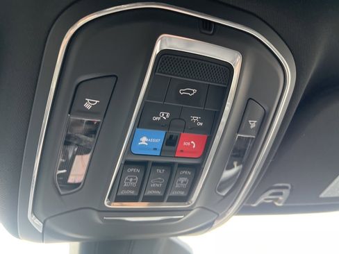 New 2026 Jeep Grand Wagoneer Limited image 37