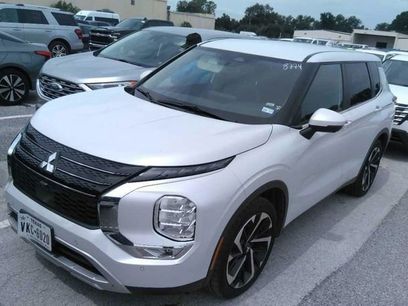 Used 2024 Mitsubishi Outlander SE