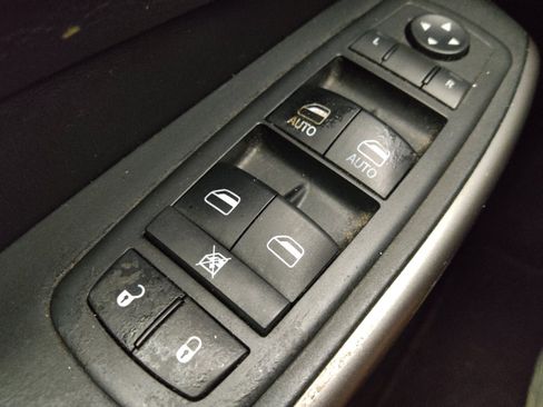 Used 2019 Jeep Cherokee Limited AWD/4WD image 27