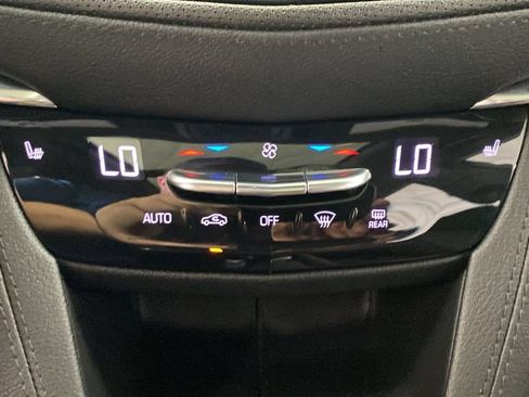 Used 2021 Cadillac XT5 Premium Luxury AWD/4WD image 18