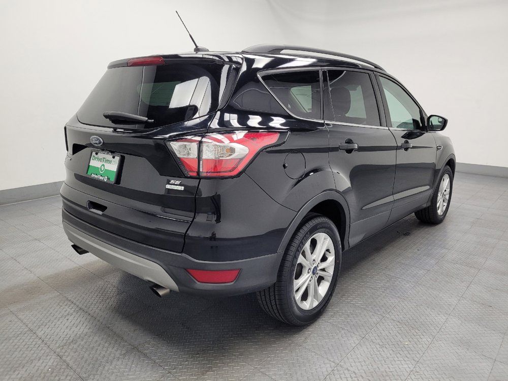 Used 2018 Ford Escape SE FWD image 9