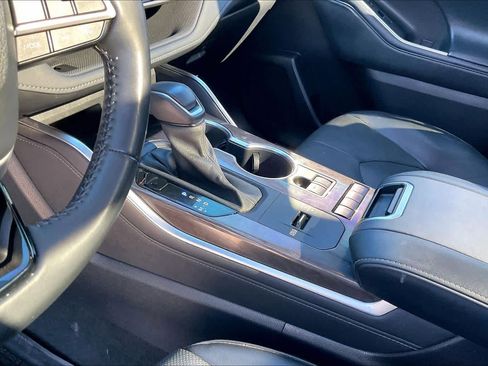 Used 2022 Toyota Highlander Platinum image 16