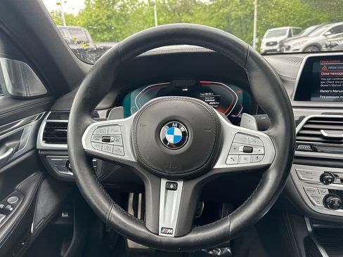 Used 2022 BMW 750i xDrive w/ Executive Package AWD/4WD image 11